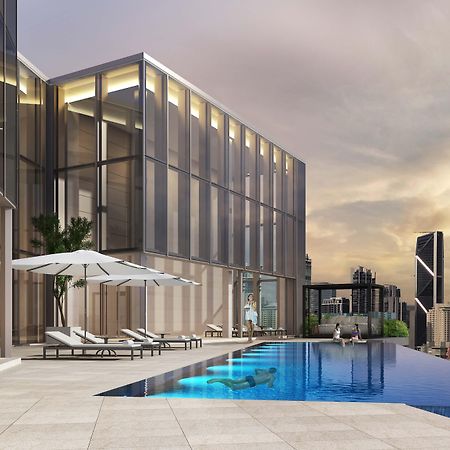 Pavilion Hotel Kuala Lumpur Managed By Banyan Tree Zewnętrze zdjęcie The pool at the 101