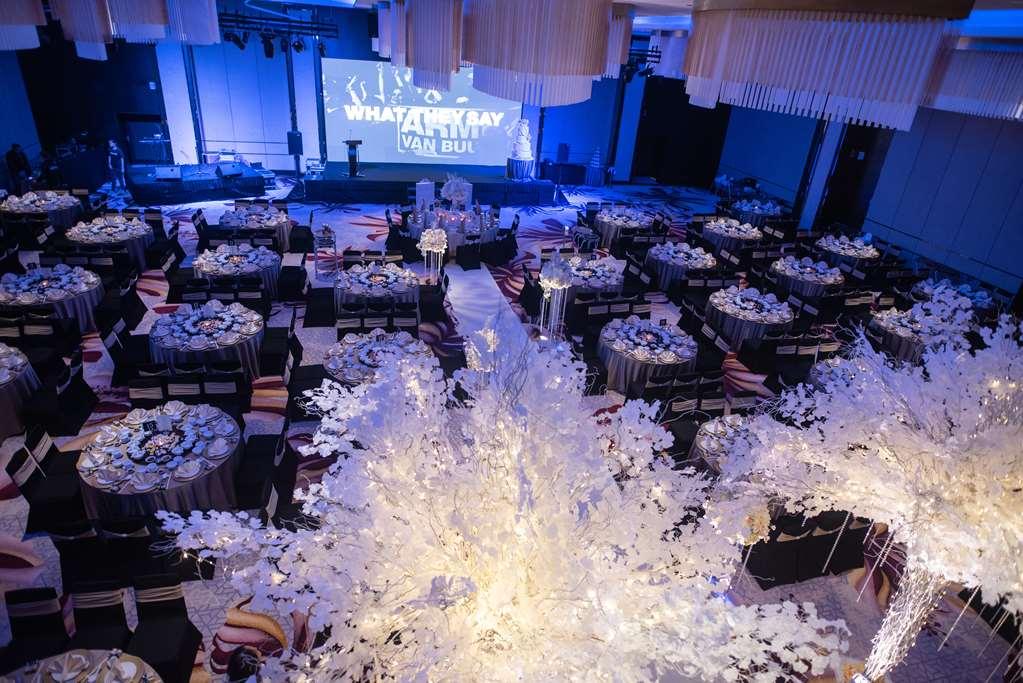 Pavilion Hotel Kuala Lumpur Managed By Banyan Tree Zewnętrze zdjęcie The 2011 awards ceremony