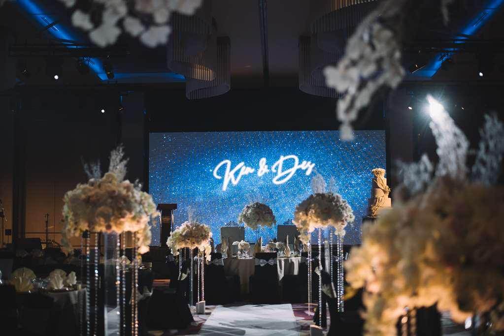 Pavilion Hotel Kuala Lumpur Managed By Banyan Tree Zewnętrze zdjęcie The stage of the 2019 edition